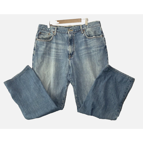 Lucky Brand Jeans Mens 36 x 30 Blue Bootleg Zip Fly Distressed - Picture 3 of 10